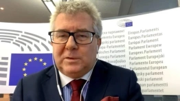Europoseł Czarnecki: jeszcze nie padło ostatnie słowo ws. paktu migracyjnego