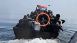 Imigranci płyną na Lampedusę… uzbrojeni w maczety
