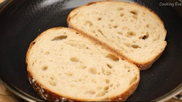 Kuchnia mojej mamy: Chleb z patelni - smażony na mleku