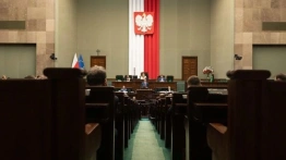 Sondaż: Pięć partii w Sejmie. PSL i Hołownia za burtą