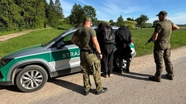 Pościg za kierowcą przewożącym migrantów. Zatrzymano 46 cudzoziemców i 7 pomocników