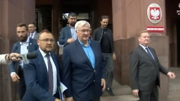 Sybiha wyszedł bez słowa z MSZ i unikał dziennikarzy