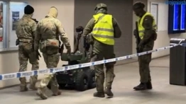 Alarm bombowy sparaliżował centrum Gdańska. Ruch pociągów zatrzymany, pasażerowie uwięzieni w składach