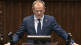 Kompromitacja! Tusk atakuje Nawrockiego i powołuje się na... patocelebrytę