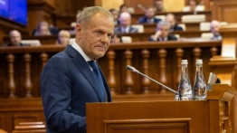 Niemcy: Tusk skapitulował przed PiS i Bąkiewiczem!