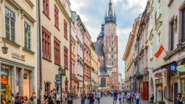 Sondaż. Coraz więcej Polaków pesymistycznie ocenia kierunek zmian w kraju