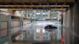 Katastrofalna ulewa w Trójmieście – tonące auta, połamane drzewa, zalane ulice [Wideo]
