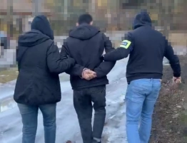 Brutalne pobicie na stacji paliw w Warszawie. Policja zatrzymała obywateli Tadżykistanu