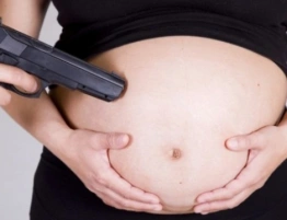 „Znikoma szkodliwość”? Prokuratura umarza sprawę instrukcji aborcyjnych