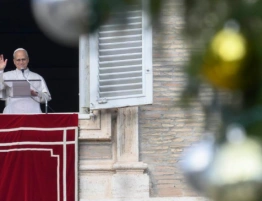 Papież: niech rodziny będą znakiem obecności Boga