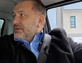 Minister Żurek w „maluchu”. Policja ukarała szefa MS mandatem