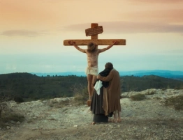 „Oburzył i obudził Francję”. Teraz „Najświętsze Serce” trafia do polskich kin