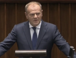 Kuriozalna argumentacja Tuska ws. obrony Hennig-Kloski