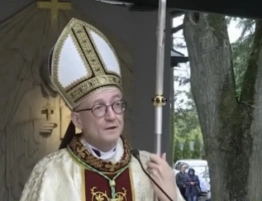 Chrystus w centrum, nie spór - mocne słowa abp. Adriana Galbasa w Wielkanoc