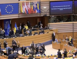 Minister Sikorski zareaguje? W PE zapomniano, kto odpowiada za Holocaust