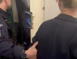 Skandaliczna interwencja służb w domu Sakiewicza. Kuriozalne wyjaśnienia policji
