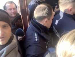 „Zamach stanu”. Bienert: Reżim właśnie upada