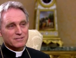 Abp Gänswein: Kreml wymierzył policzek papieżowi