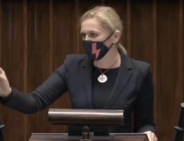 „Czas pokazać Nowackiej wolę rodziców”. Ogromna demonstracja w Warszawie
