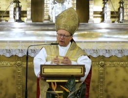 Kard. Ryś dla „Wyborczej”: Każdy może mieć inne rozumienie prawd moralnych