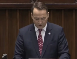 „Tak się kończy używanie niestosownych słów”. Reuters cytuje Sikorskiego