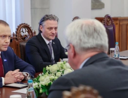 Zełenski po spotkaniu z Nawrockim: Jesteśmy wdzięczni