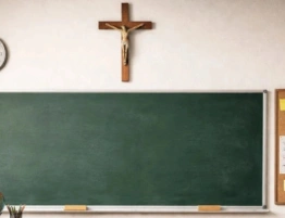 Katechetka z Kielna: Pierwszy raz krzyż zdjęto we wrześniu