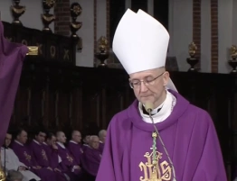 „Bracie Anatolu – przepraszam”. Abp Galbas na pogrzebie ofiary księdza Mirosława M.