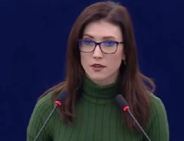 "Nigdy, przenigdy nie głosujcie na takich ludzi" - Burza po wpisie Zajączkowskiej o roli migrantów w Europie wg skrajnej lewicy