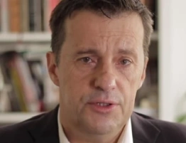 Gadowski ostro o rządach Tuska: Ucieczka do Brukseli po władzy budowanej pod doraźne interesy