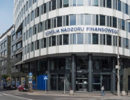 „Nierzetelny i nieprofesjonalny”. KNF nakłada 20 mln zł kary na XTB