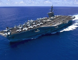 USA zaatakują Iran? Fox News: Płynie lotniskowiec