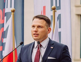 „Chciałem powiedzieć, że jest idiotą, ale…”. Mentzen znów atakuje generałów