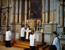 Paweł Chmielewski dla Frondy: Czarne chmury nad tradycyjną Mszą świętą