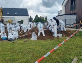 Dziesiątki płodów zakopanych na działce. Nowy komunikat policji