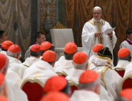 Wojny, encyklika i synod, kardynałowie poznali temat konsystorza