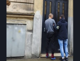 Ukrainiec z nożem w centrum Krakowa. Groźby wobec youtubera i szybka reakcja służb