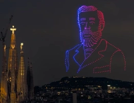 Hiszpania. Sagrada Familia otwarta z dronami i udziałem Leona XIV [Wideo]