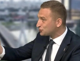 Facebook usunął stronę Roberta Bąkiewicza! „Absurdalny pretekst”