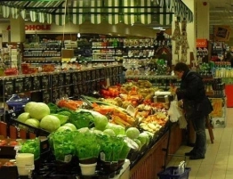 Zagraniczni klienci odwracają się od Polski. Zakupy nad Wisłą już się nie opłacają