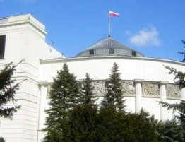 Nowy sondaż. KO prowadzi, ale układ sił może się zmienić