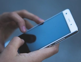 Bank w kieszeni. Polacy porzucają komputery na rzecz aplikacji mobilnych