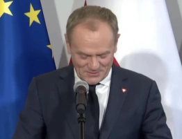 „Festiwal filmików Tuska”. Kuźmiuk: Oto, czym zajmuje się premier zamiast poważnych problemów