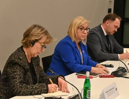 Dni minister Hennig-Kloski są policzone? Ultimatum Tuska i tarcia w koalicji