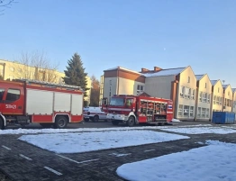 Ewakuacja szkoły w Wadowicach. Strażacy badają wyciek groźnej substancji chemicznej
