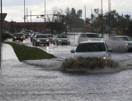 IMGW alarmuje! Możliwe podtopienia i zalewy