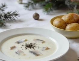 Kuchnia mojej mamy: Zupa śledziowa z gorącymi ziemniakami