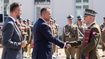 Ośmiu nowych generałów w Wojsku Polskim. Prezydent Nawrocki wręczył awanse w Belwederze