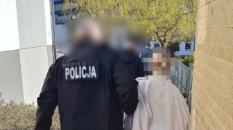 Była poszukiwana listem gończym. Przed policjantami schowała się… w szafie