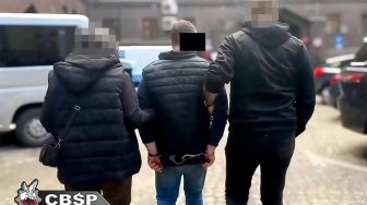 Ścigani przez Interpol ukrywali się w Polsce. Dwie osoby w rękach policji